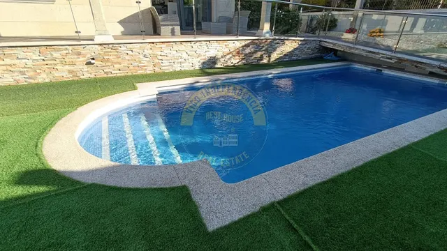 Chalet de altas calidades con vistas al mar — 47