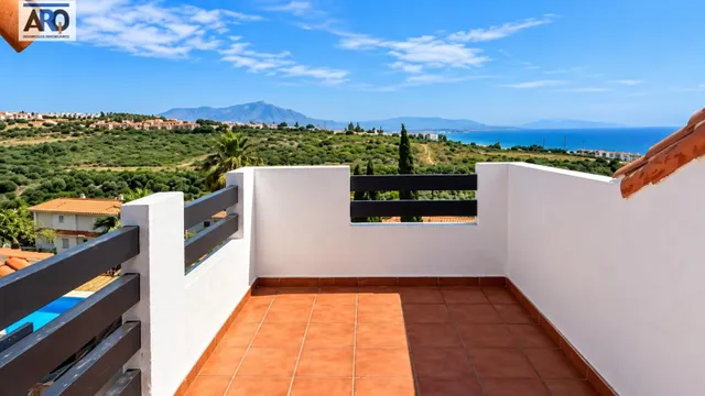 Ático dúplex con vistas al mar y terraza en Vistalmar Duquesa — 9