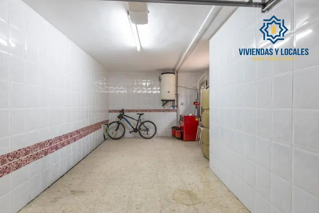 Complejo industrial con vivienda en Alhendín con 2500 metros cuadrados — 37
