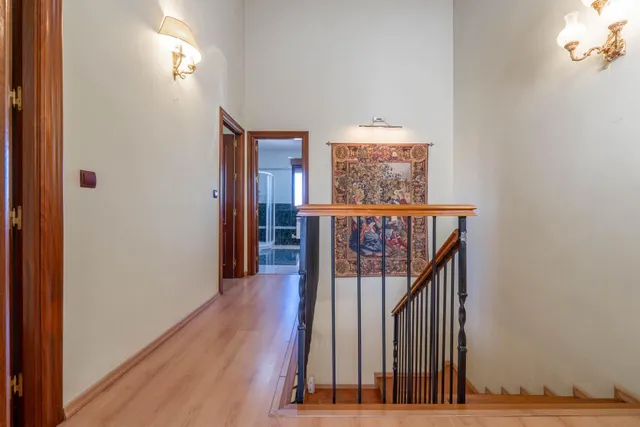 ¡¡ Impresionante chalet dividido en dos viviendas con piscina y zona ajardinadas !! — 25