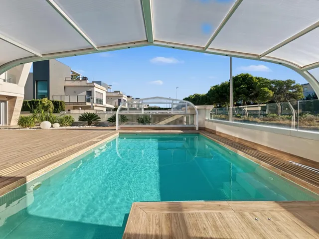 Villa de lujo con vistas al mar en Aguamarina, a 200 metros  - foto 5