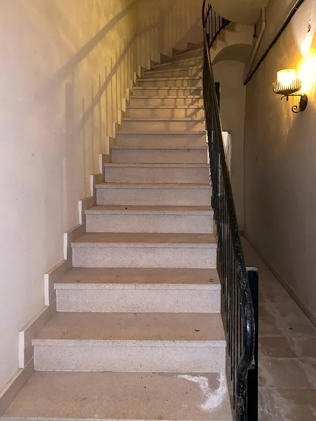 Finca rústica singular en parcela de 2.296 m2 con piscina, amplio garaje y pista de tenis. — 44