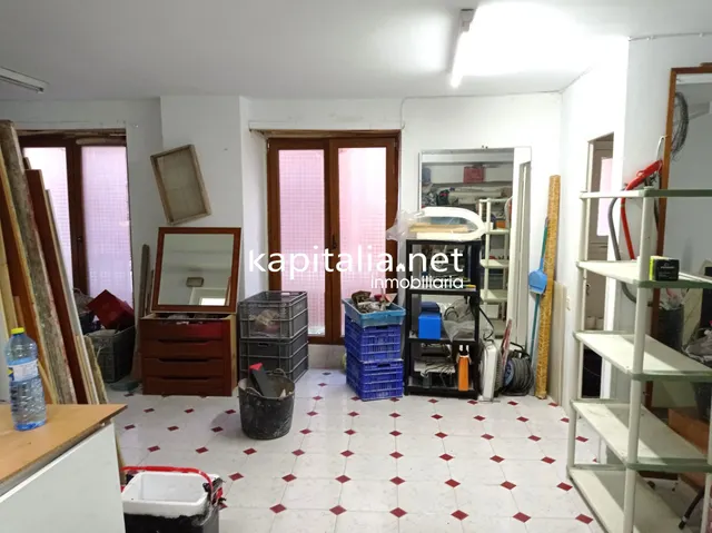 LOCAL COMERCIAL A LA VENTA EN ONTINYENT, UBICADO EN LA CALLE MAYOR — 5