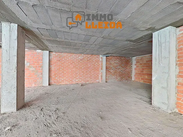 OPORTUNIDAD Local comercial de 2 plantas en Balaguer — 16