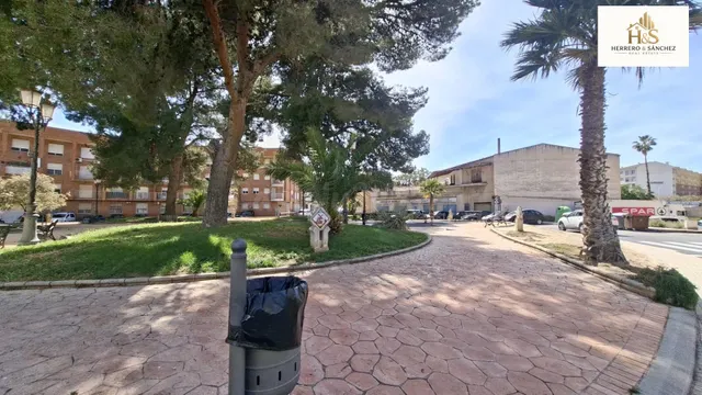 Solar urbano para promoción residencial en Novelda – Posibil - foto 2