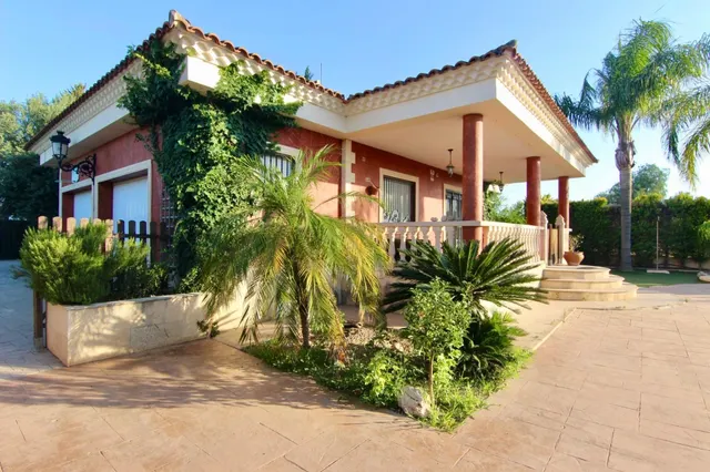 Alquiler larga estancia chalet con piscina — 2