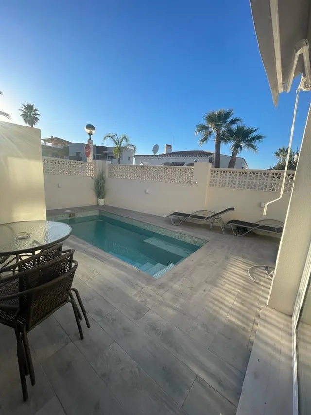 MAGNIFICO BUNGALOW PLANTA BAJA CON PISCINA PRIVADA — 17