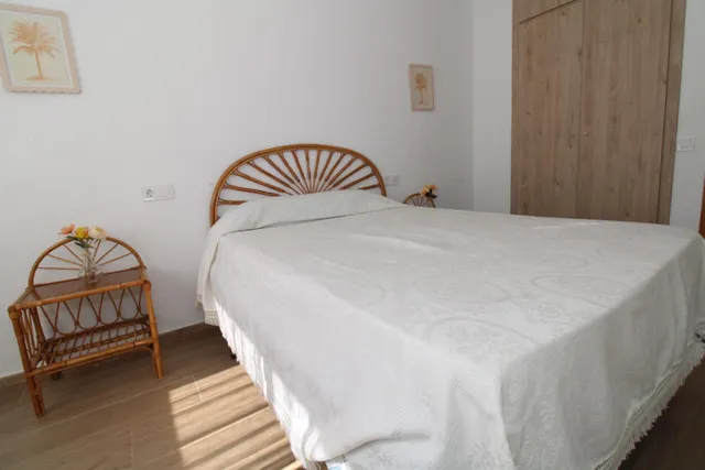 Piso totalmente reformado en segunda línea de playa — 10