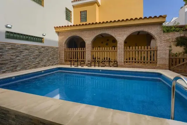Chalet adosado en venta en Calle Bolivia — 11