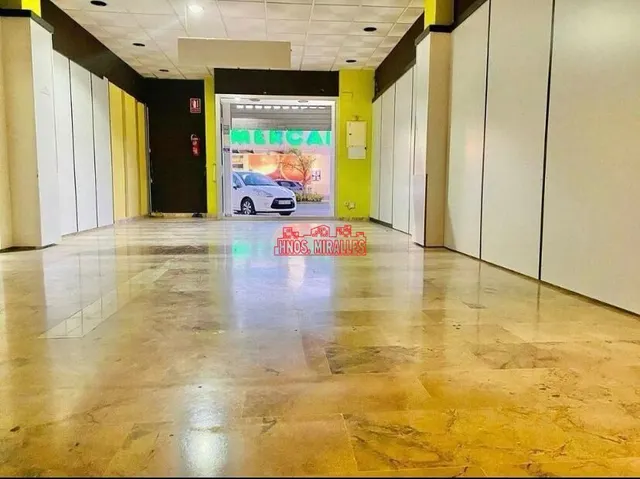 ¡ESPLÉNDIDO LOCAL EN ZONA CONCURRIDA DE ASPE! — 2