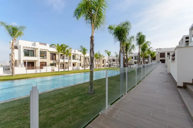RESIDENCIAL DE OBRA NUEVA DE BUNGALOWS EN LOS BALCONES, TORREVIEJA — 37
