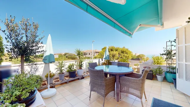 Amplio chalet reformado junto al mar en Son Serra de Marina
