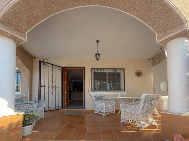 Orihuela Costa! Impresionante Villa Mediterránea con generosa parcela y amplias terrazas + Solarium privado con increíbles vistas panorámicas — 25