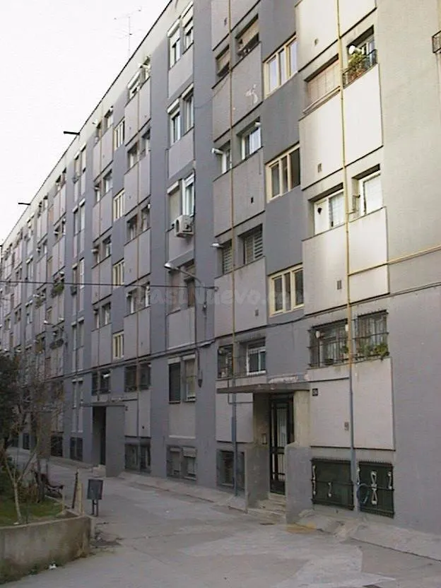 Se vende Piso OKUPADO en Agudes 134 Barcelona, (Barcelona). — 4