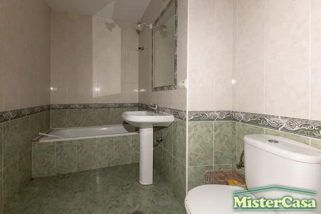 Piso Amplio en Pleno Barrio de Santiago 3 dormitorios y 2 baños — 15