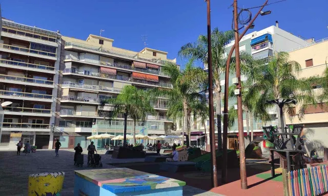 ALG137 - PISO-PLANTA BAJA DE 380M2 EN LA PLAÇA DEL MERCAT DE