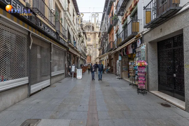 ¡Oportunidad única en el corazón de Granada! — 41