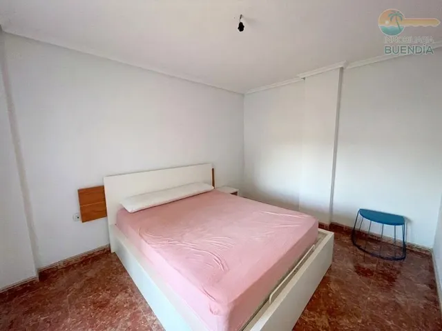 Piso de 3 dormitorios , garaje y trastero muy cercano a servicios — 10