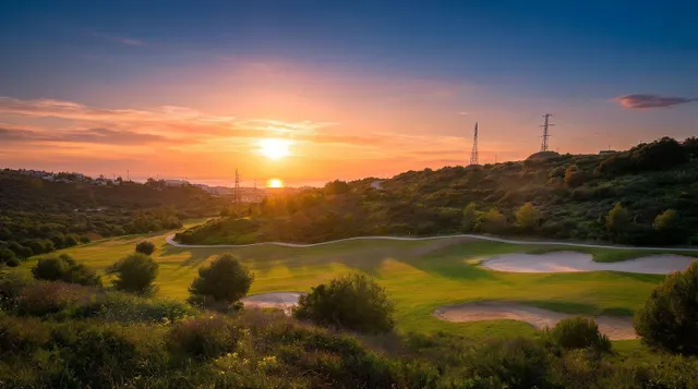 Villa moderna en primera línea de golf con vistas al mar — 13