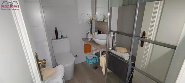 AMPLIA VIVIENDA A LOS PIES DE LA CALETA — 41