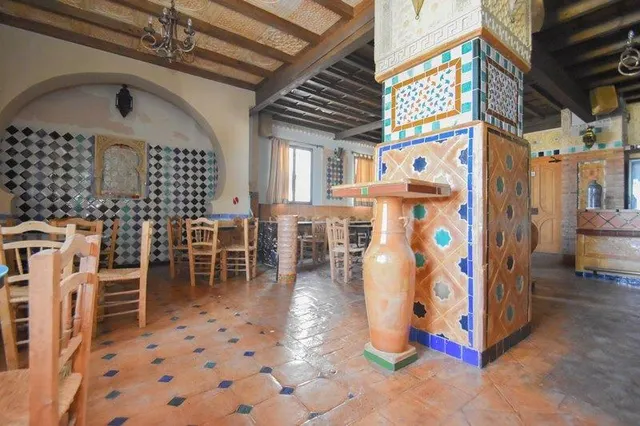 Restaurante totalmente instalado con licencia — 12