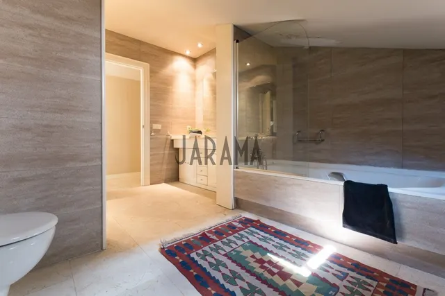 ESPECTACULAR ÁTICO DE 350 M2 EN EL CENTRO — 24