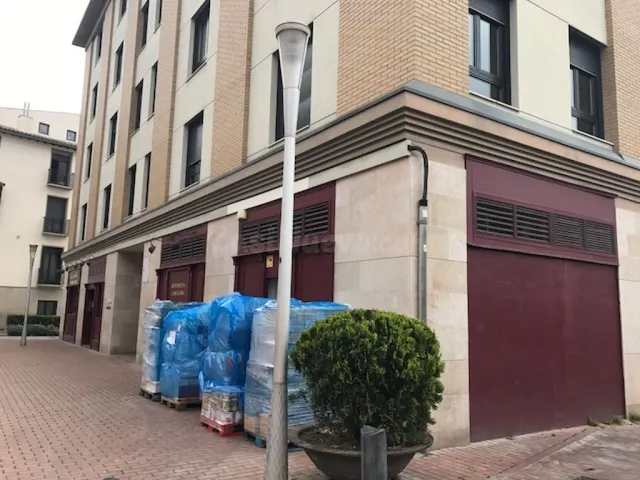 Local comercial en venta en c/ Yanguas y Miranda - foto 5