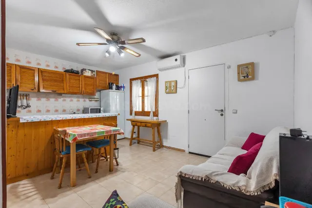 Bungalow en planta baja a 400 metros de la Playa de Los Náufragos — 11