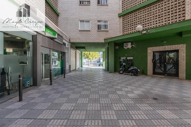 Venta de cafetería La Contraviesa de 160 m2  junto a Alcampo — 35
