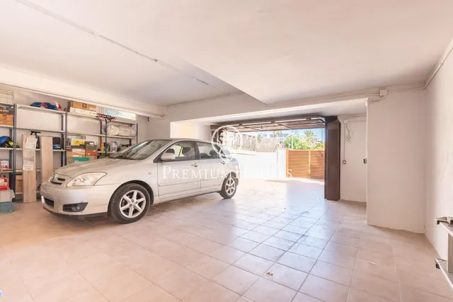 Casa con jardín y piscina en L'Aragai — 36