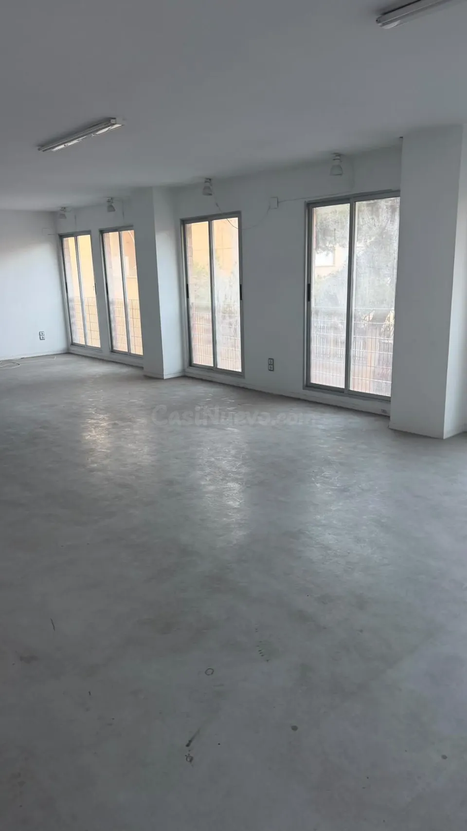 ENTRESUELO COMERCIAL EN EXCLUSIVA JUNTO A LA AVENIDA DE LA LIBERTAD, ELCHE