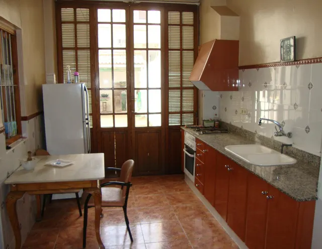 VENTA DE CASA CON AMPLIO CORRAL EN BENIFAIO