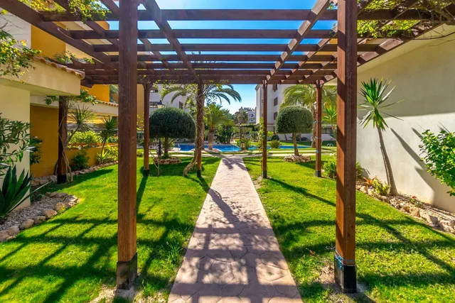 Apartamento  en Tercera planta vistas abiertas en Punta Prima — 31