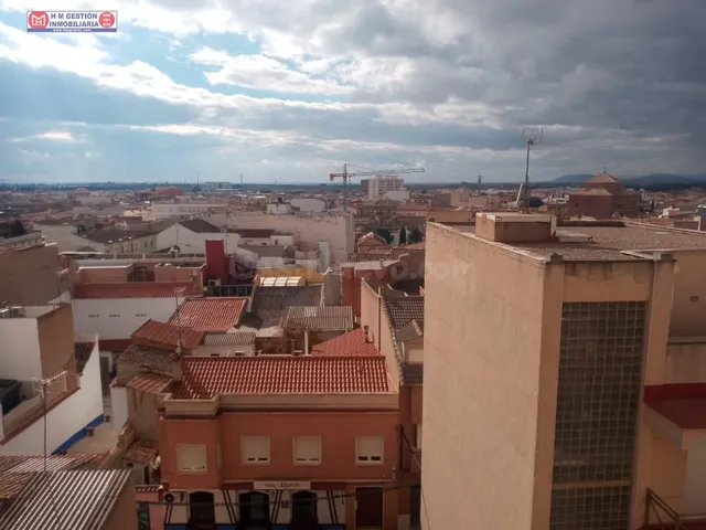 PISO A 50m de calle Emilio Castelar, en el centro de Alcázar - foto 2