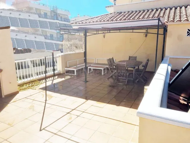 ÁTICO DÚPLEX CON GRAN SOLÁRIUM Y VISTAS AL MAR EN TORREQUEBR - foto 3