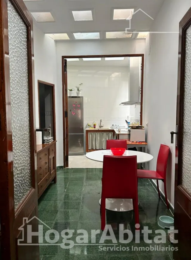 Tradición y calidez mediterránea en esta emblemática casa de pueblo reformada con chimenea, patio — 15
