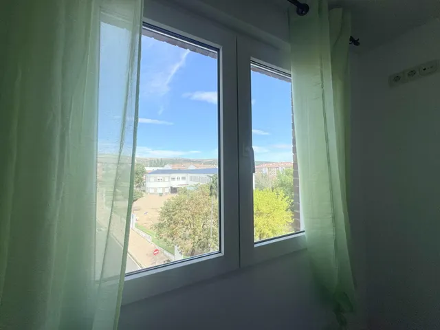 Amplio piso con 3 dormitorios, terraza y excelentes vistas en Las Navas del Marqués — 27