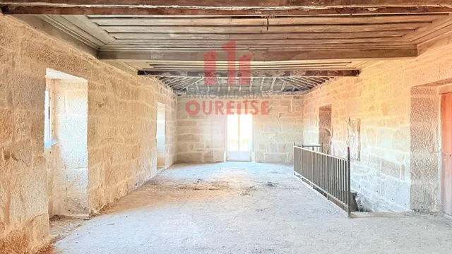 CASA TRADICIONAL DE PIEDRA CON GRAN PARCELA Y ANEXOS EN ABAVIDES (OURENSE) — 3
