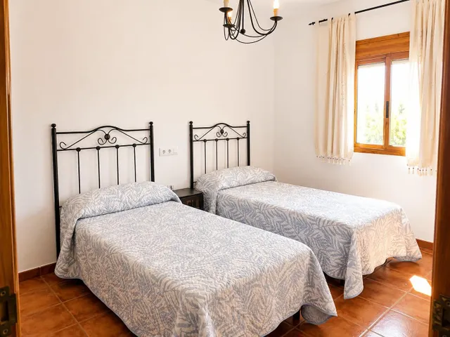Preciosa casa con jardín en finca rústica — 23