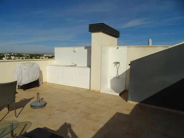 LUJOSO ÁTICO CON ESPECTACULAR TERRAZA EN VILLA MARTÍN GOLF — 28