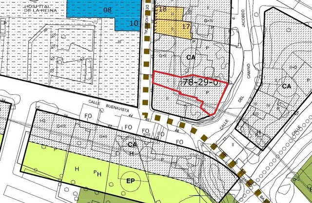 SE VENDE CASA CON TERRENO EN CASCO ANTIGUO — 20