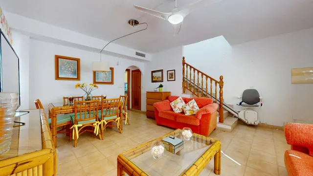 CHALET CON AMPLIA PARCELA JUNTO A LA PLAYA DE LAS HIGUERICAS – TORRE DE LA HORADADA — 7