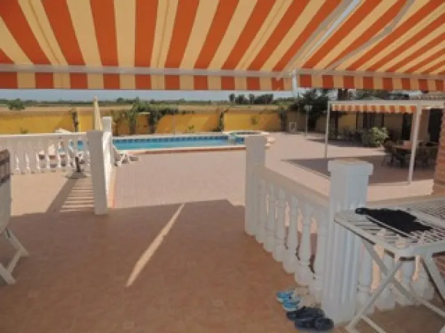 CHALET DE LUJO CON MUY BUENA ORIENTACION EN LUGAR MUY TRANQUILO — 14