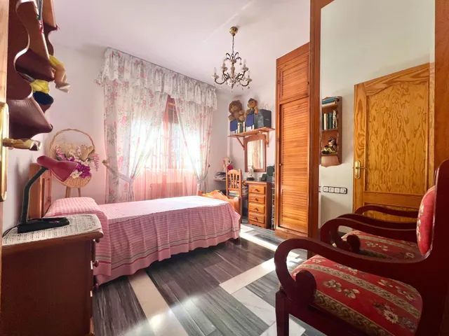 FANTÁSTICO CHALET EN OTURA — 35