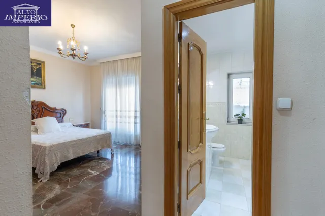 Casa en esquina en venta en Las Gabias — 26