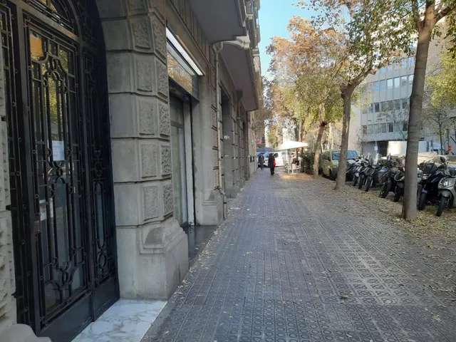 Apartamento con balcón junto a Passeig Sant Joan – Eixample — 15