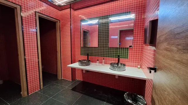 ¡Oportunidad! Gran Local de Restauración en Venta — 11