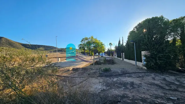 GRAN TERRENO JUNTO A LOS ALTOS DE LAS PALAS – REF. 2112 — 24