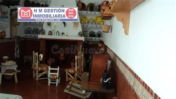 CASA REFORMADA TOTALMENTE HACE 20 AÑOS, CON COCINA AMUEBLADA - foto 3