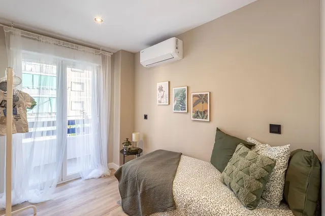 PISO REFORMADO JUNTO AVENIDA CADIZ — 21